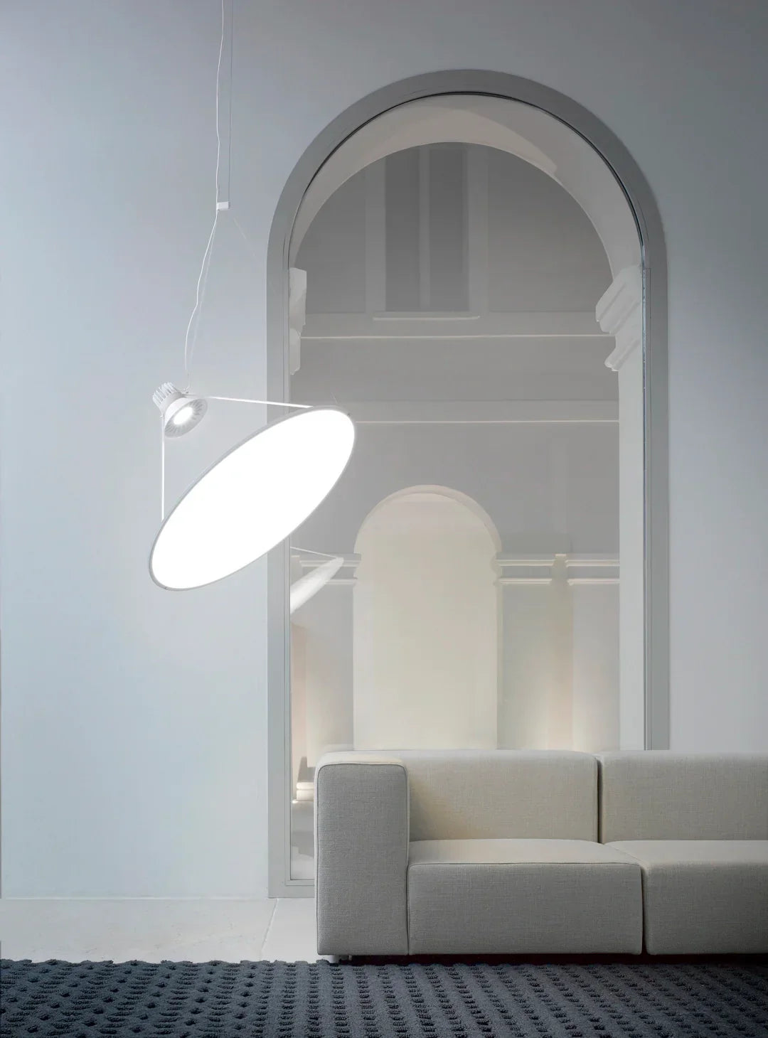 Amisol Pendant, Gold Mirror Stretch Reflector, 108 cm, LED, Push/DALI Dim, IP20