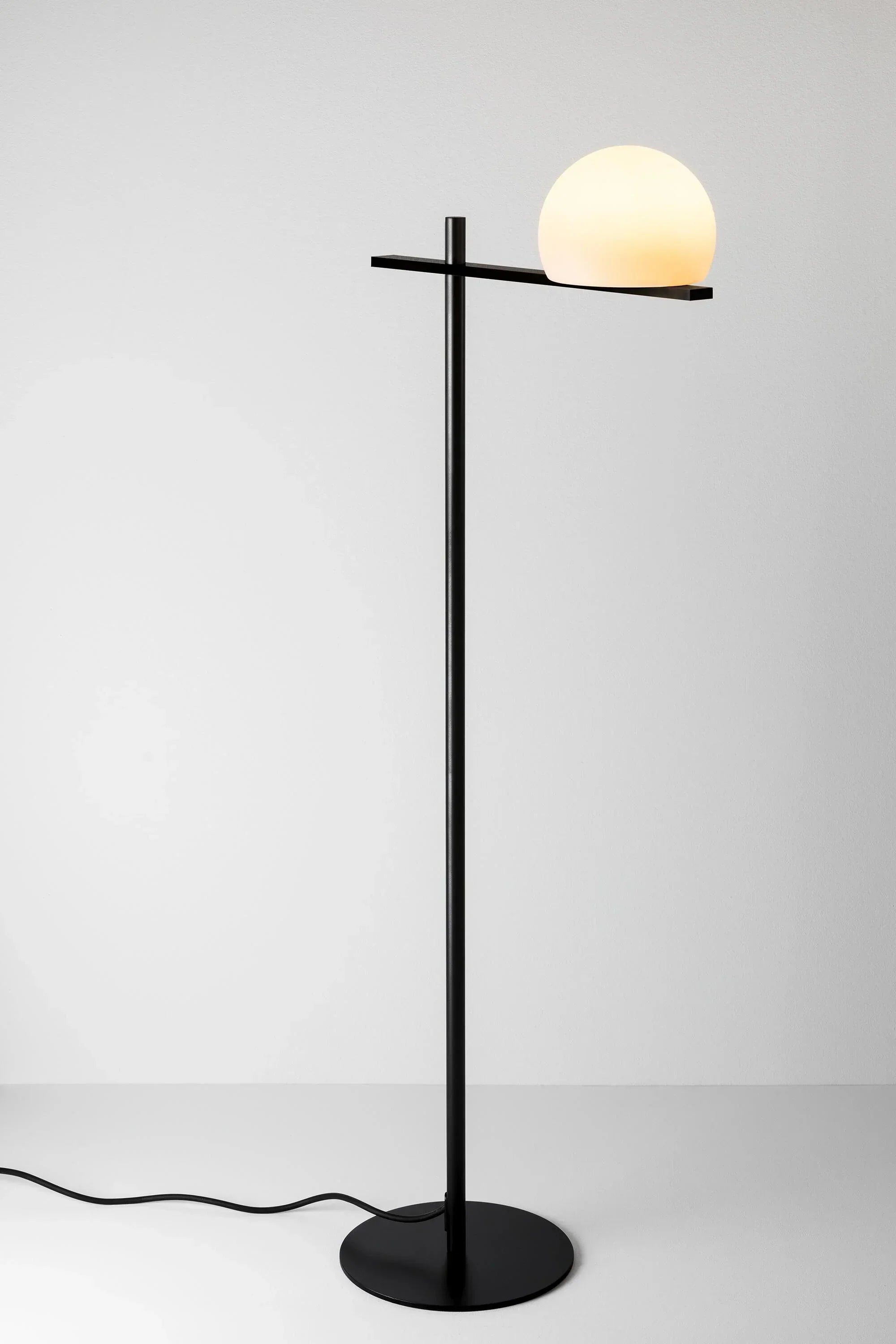 Circ Floor Lamp, Glass Shade with Black, LED, IP20